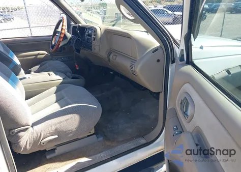 2000 Chevrolet C2500 z USA, uszkodzony, nr VIN 1GCGC29J4YF429311